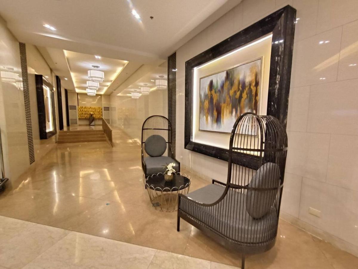 Penthouse Studio At Fame Residence 41St Floor, Shangrila-Megamall Manila Exterior foto